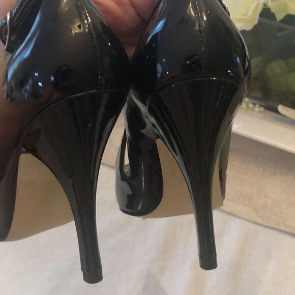 Mark Fisher Black patent leather pumps size 7.5. - Picture 5 of 12